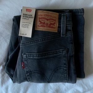 Levis rib cage straight ankle jeans